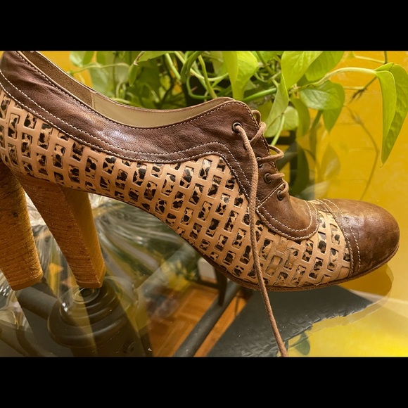 High heels - Picture 3 of 6